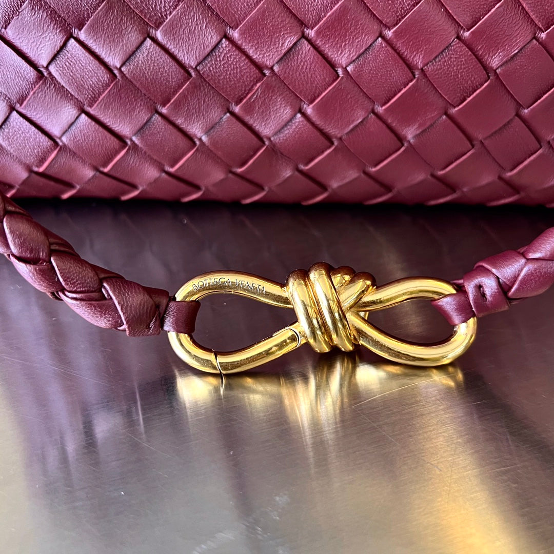 MEDIUM ANDIAMO 32 IN BURGUNDY LAMBSKIN