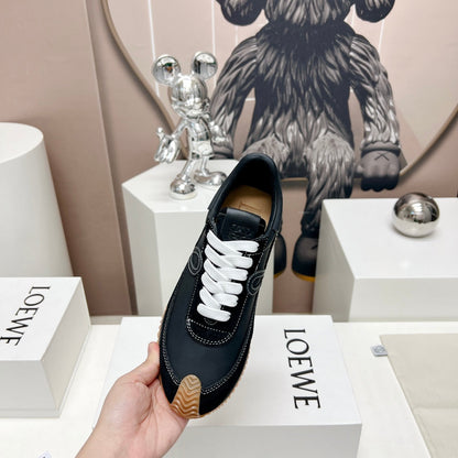 FLOW RUNNER SNEAKER IN FULL BLACK SUEDE AND SHEEPSKIN