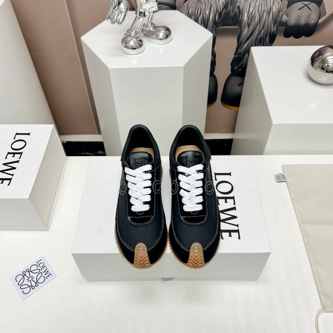 FLOW RUNNER SNEAKER IN FULL BLACK SUEDE AND SHEEPSKIN