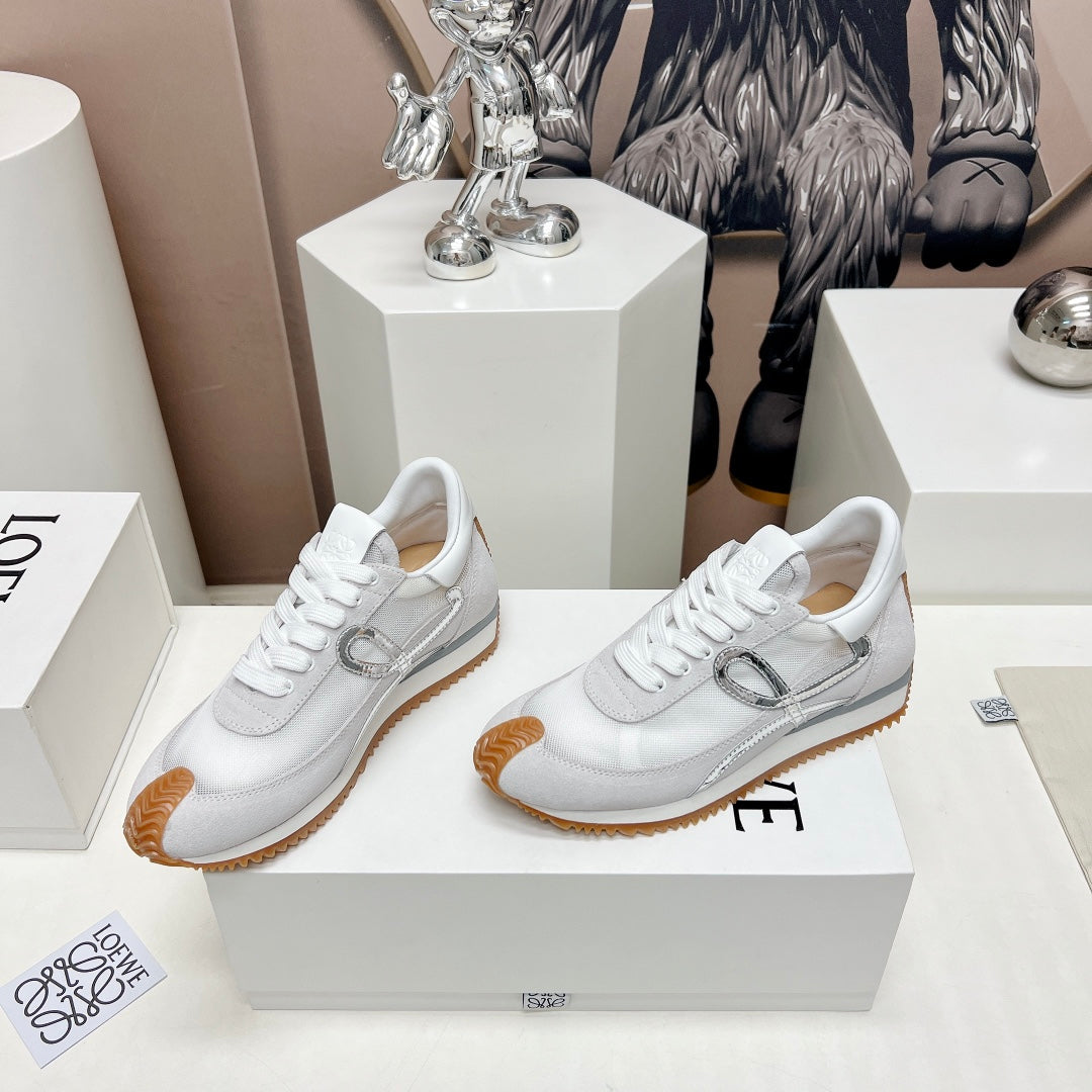 FLOW RUNNER SNEAKER IN WHITE IVORY SUEDE AND SHEEPSKIN