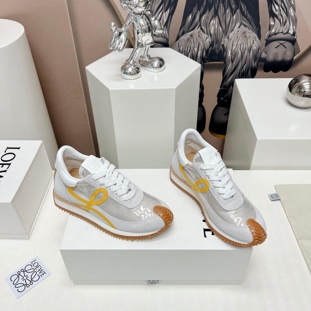 FLOW RUNNER SNEAKER IN PALE GRAY SUEDE AND SHEEPSKIN