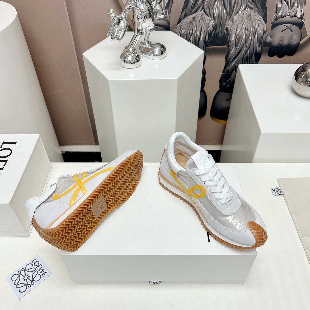 FLOW RUNNER SNEAKER IN PALE GRAY SUEDE AND SHEEPSKIN