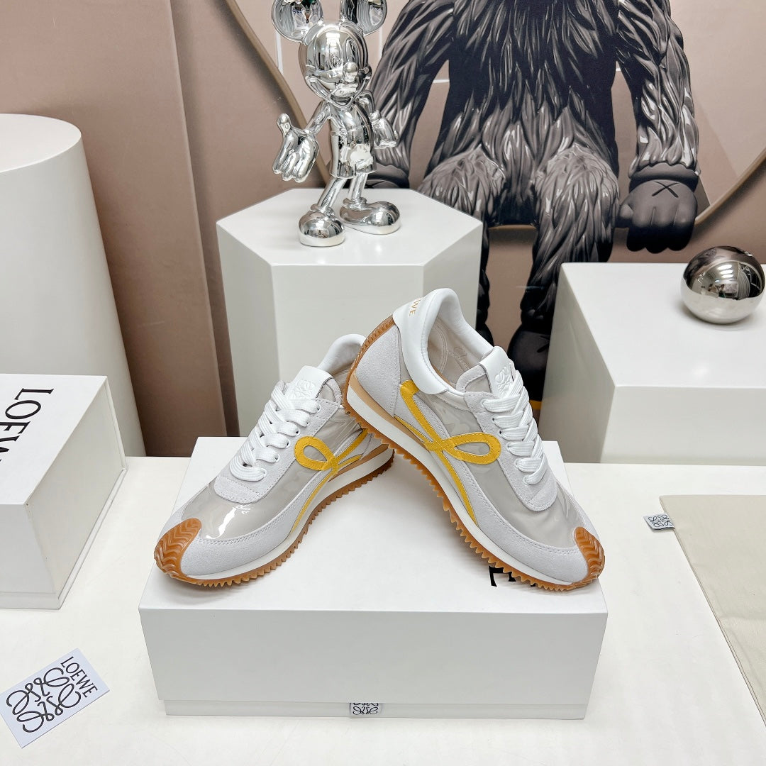 FLOW RUNNER SNEAKER IN PALE GRAY SUEDE AND SHEEPSKIN