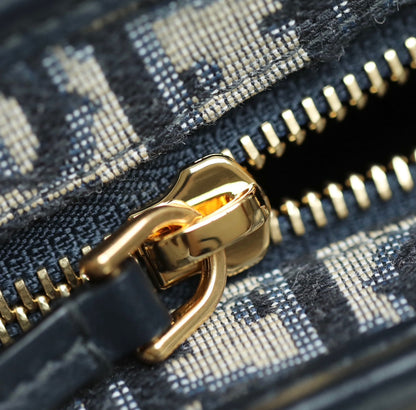 BOOK TOTE 26 IN BLACK OBLIQUE JACQUARD