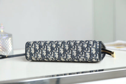 BOOK TOTE 26 IN BLACK OBLIQUE JACQUARD