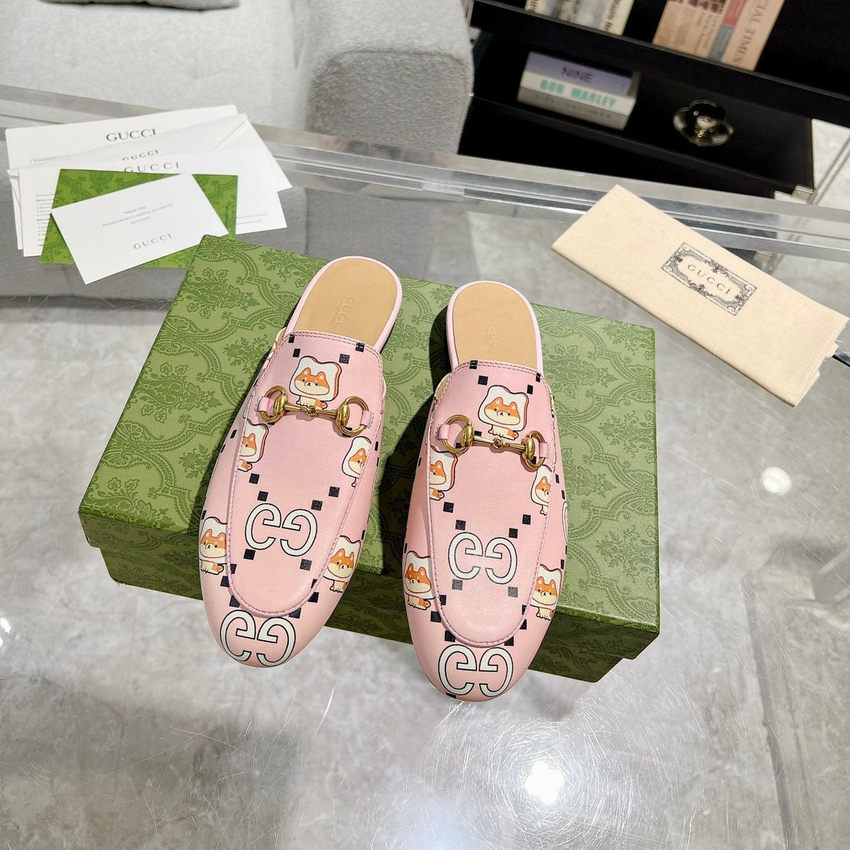 HORSEBIT SLIPPER MULE WITH CUTE CAT PRINT IN LIGHT PINK CALFSKIN