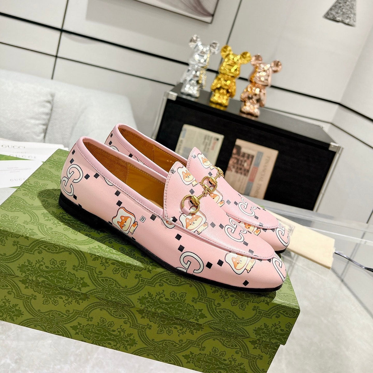 HORSEBIT LOAFER WITH CUTE CAT PRINT IN LIGHT PINK CALFSKIN