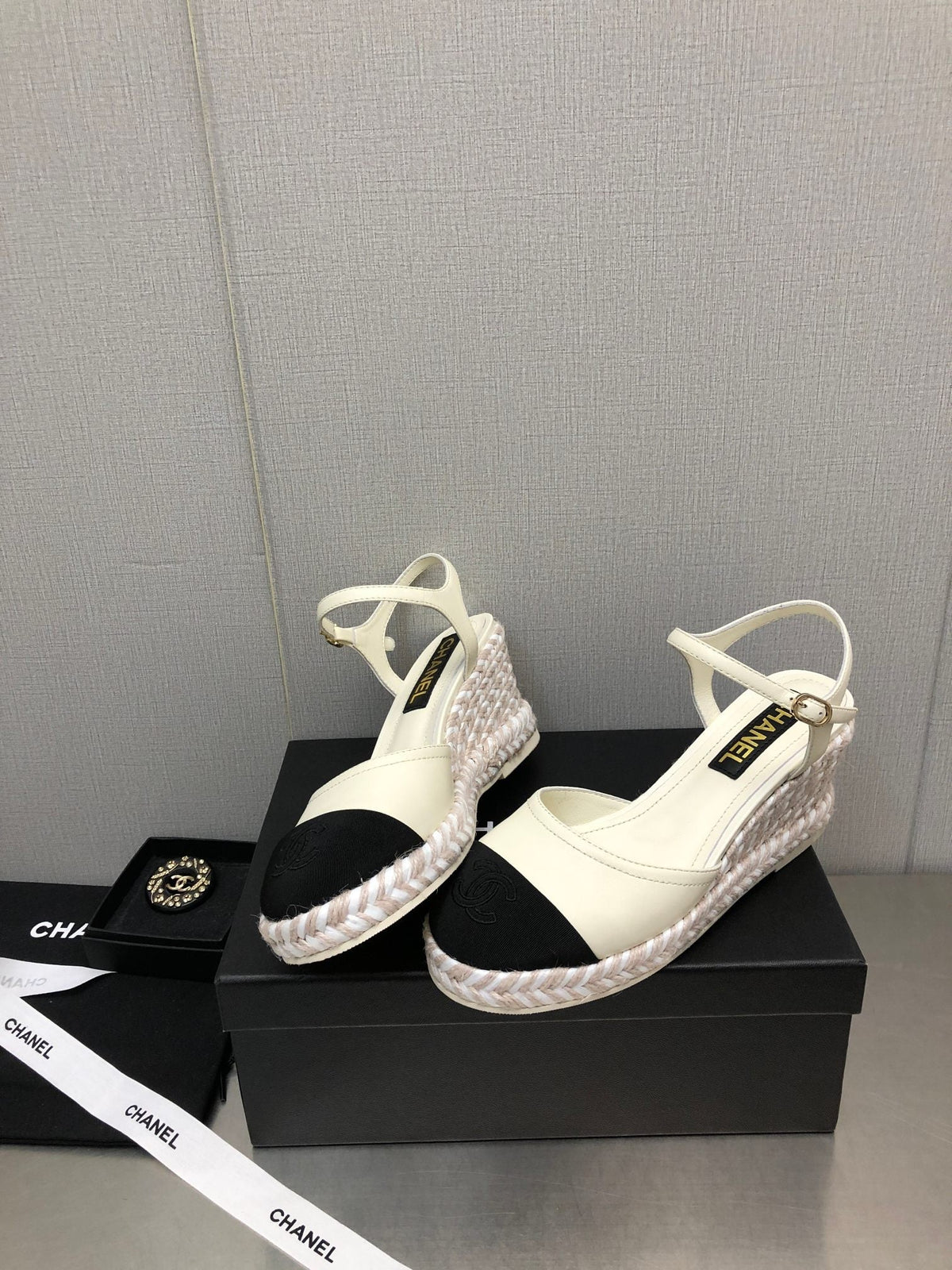 MARY JANE WEDGE WHITE LAMBSKIN