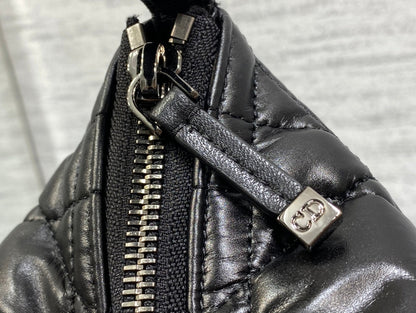 TRAVEL NOMAD POUCH 22 IN BLACK MACROCANNAGE LAMBSKIN