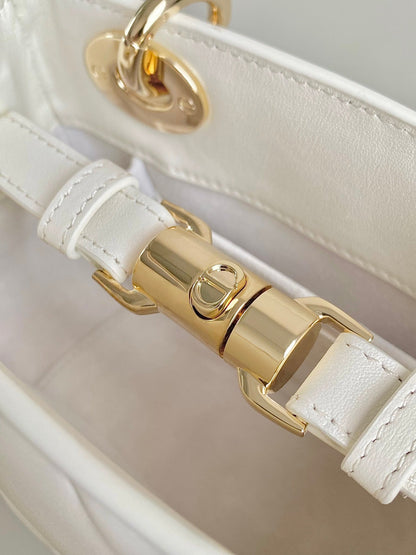 MINI LADY 19 IN WHITE LAMBSKIN