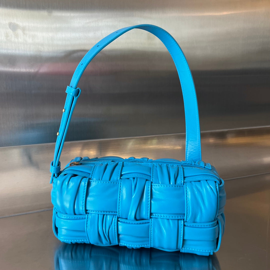 SMALL BRICK CASSETTE 23 IN SKY BLUE SOFT LAMBSKIN
