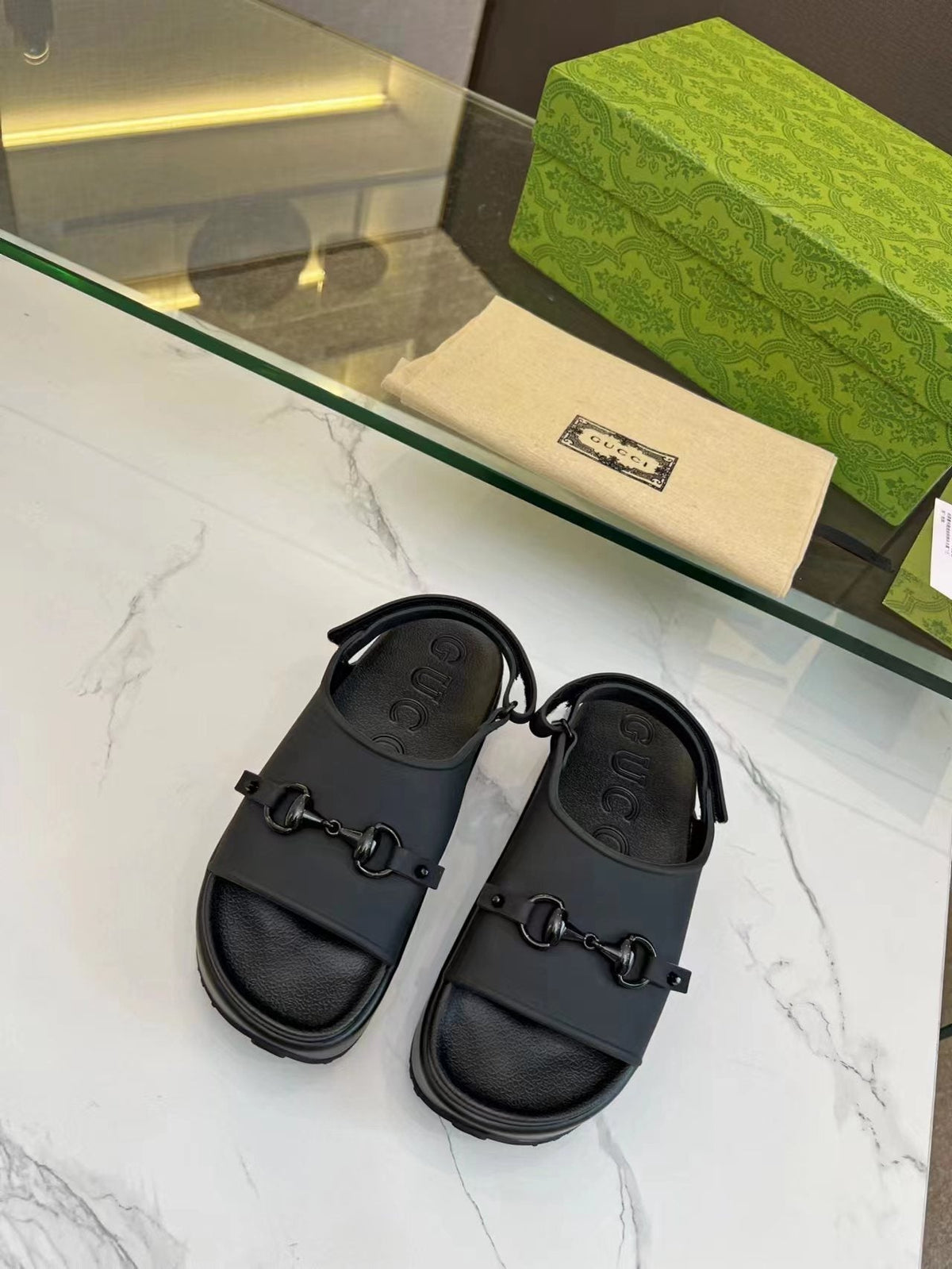 HORSEBIT FLATFORM SANDAL 5 CM IN BLACK IMPORTED TPU
