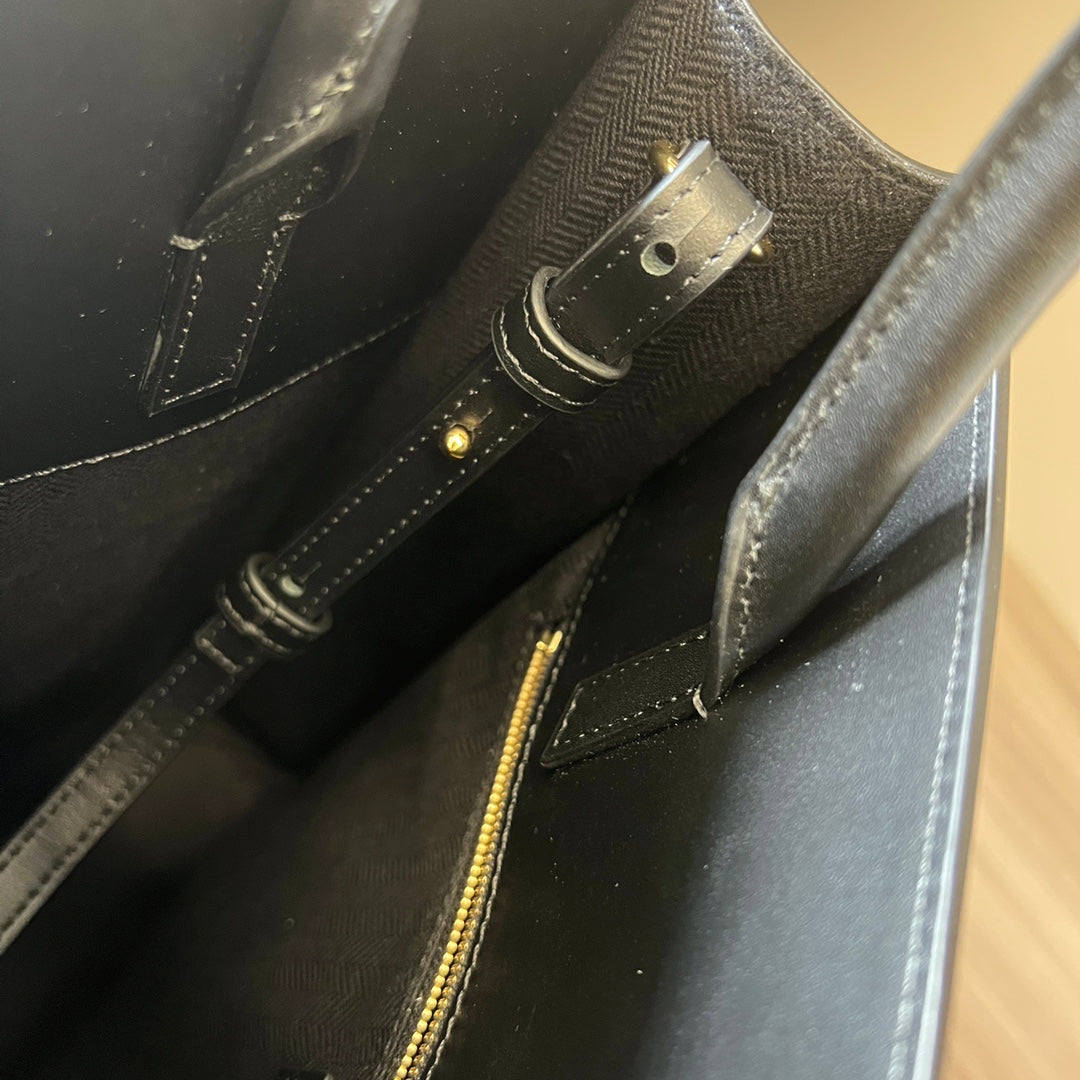 STANDARD A4 TOTE BAG IN BLACK CALFSKIN