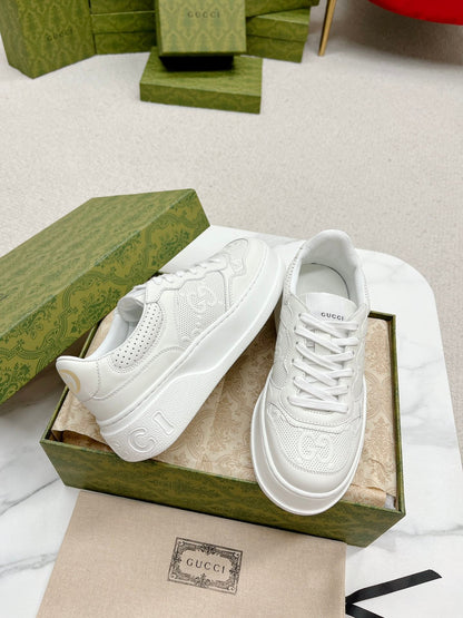 GG EMBOSSED TRAINER WHITE CALFSKIN