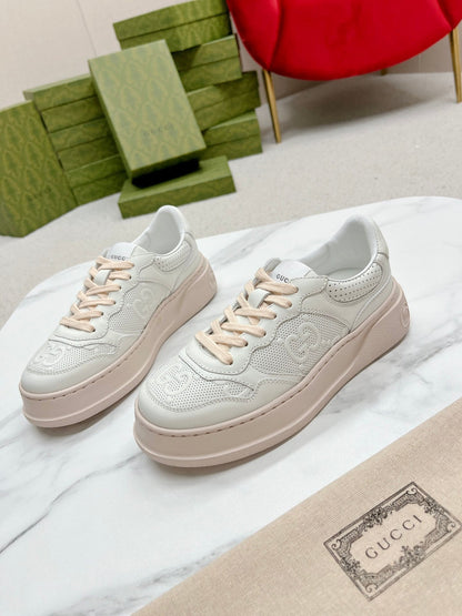 GG EMBOSSED TRAINER WHITE AND PASTEL PINK CALFSKIN