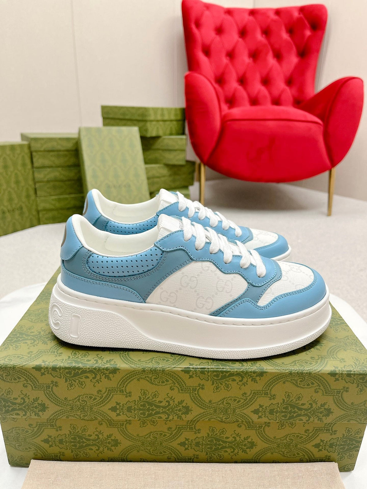 GG TRAINER WHITE AND SKY CALFSKIN