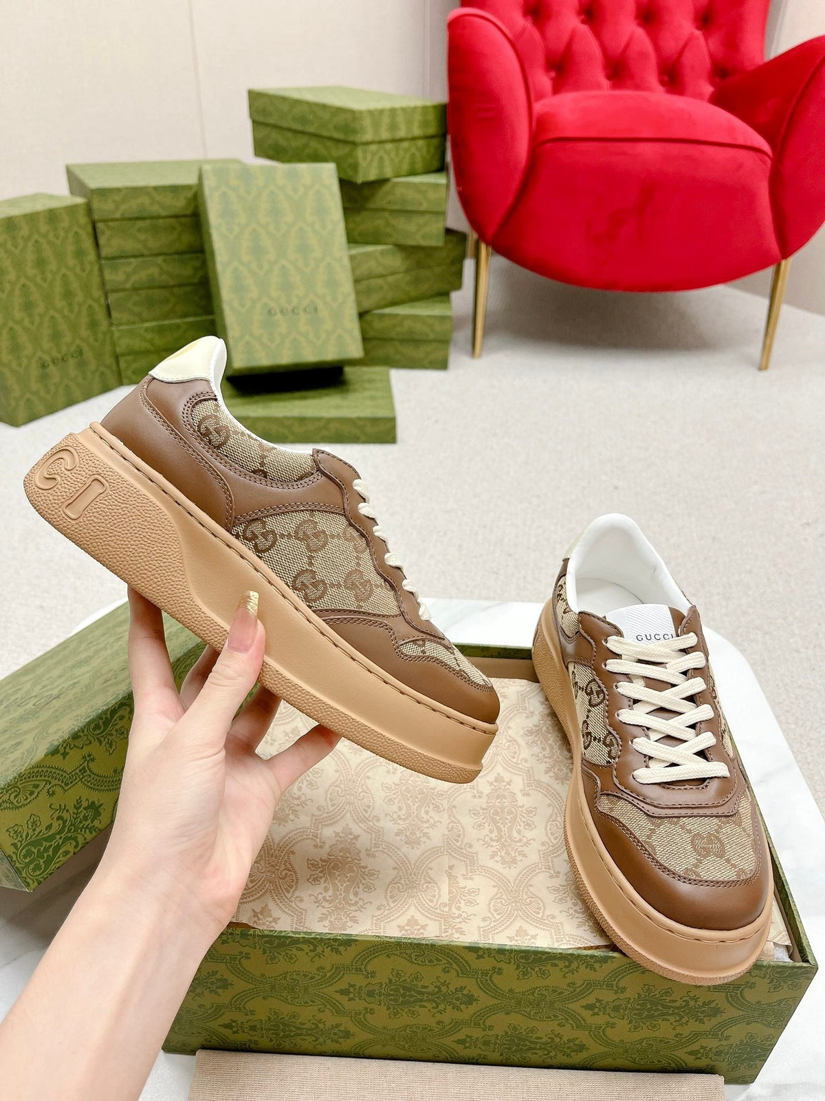 GG TRAINER CARAMEL CALFSKIN