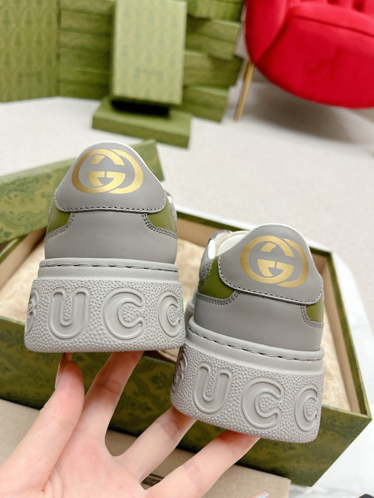 GG TRAINER GRAY AND CREAMY WHITE CALFSKIN