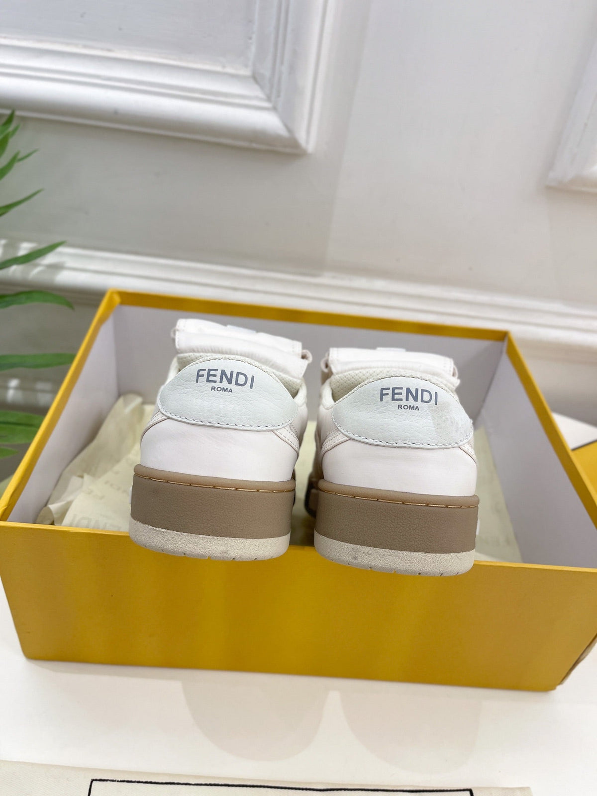 FENDI TRAINER SNEAKER IN WHITE LAMBSKIN