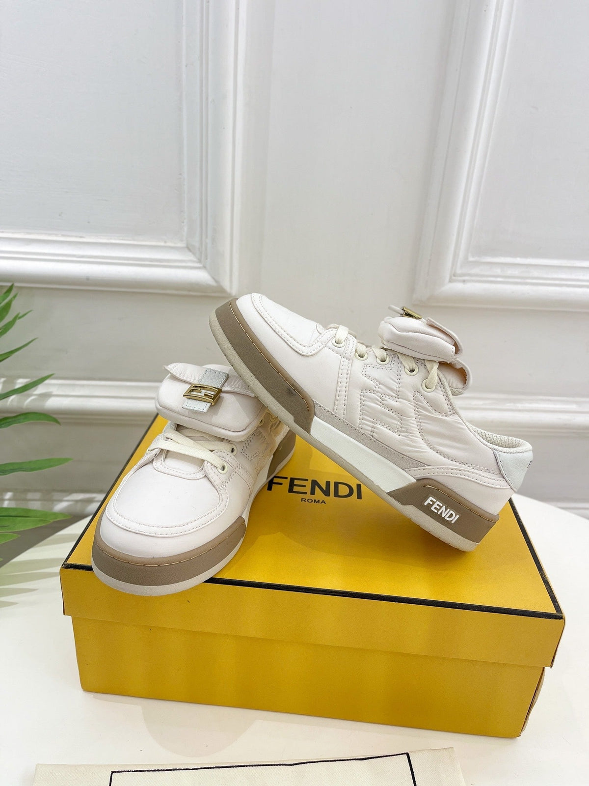 FENDI TRAINER SNEAKER IN WHITE LAMBSKIN