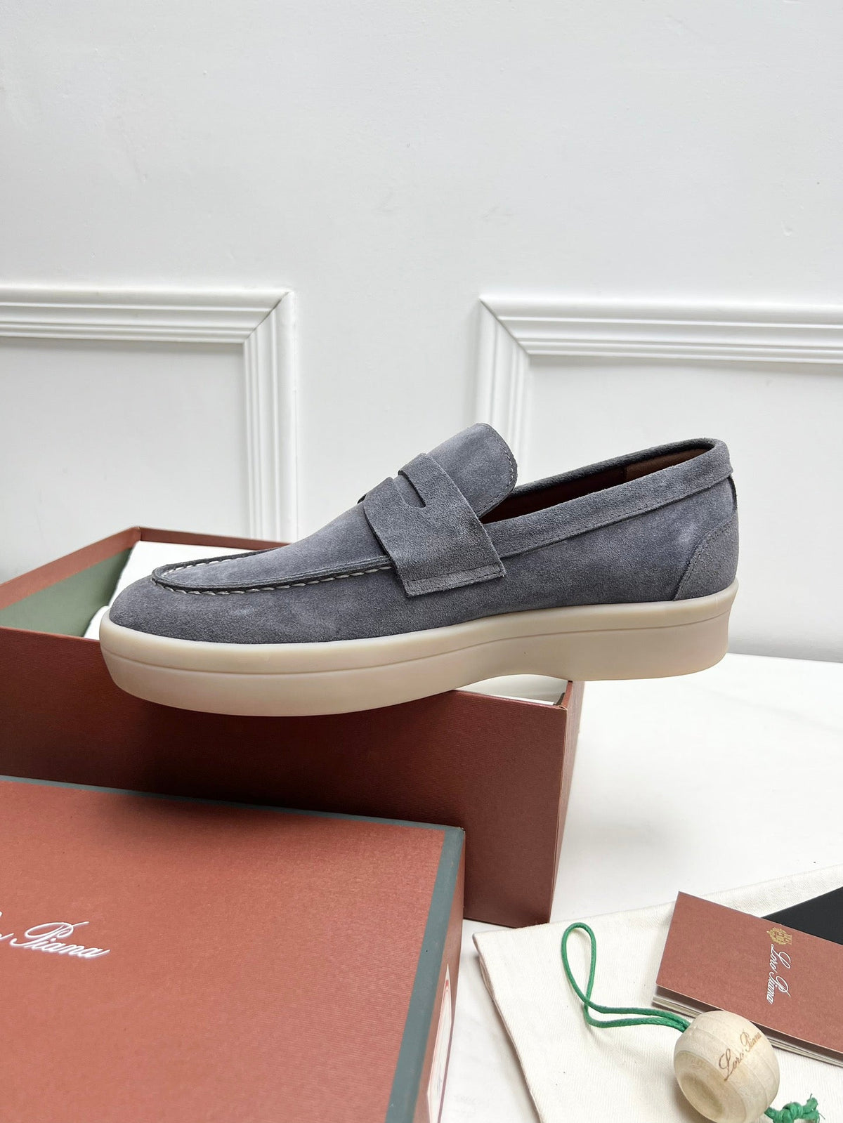 LP RETRO SUMMER WALK LOAFERS GRAY SUEDE