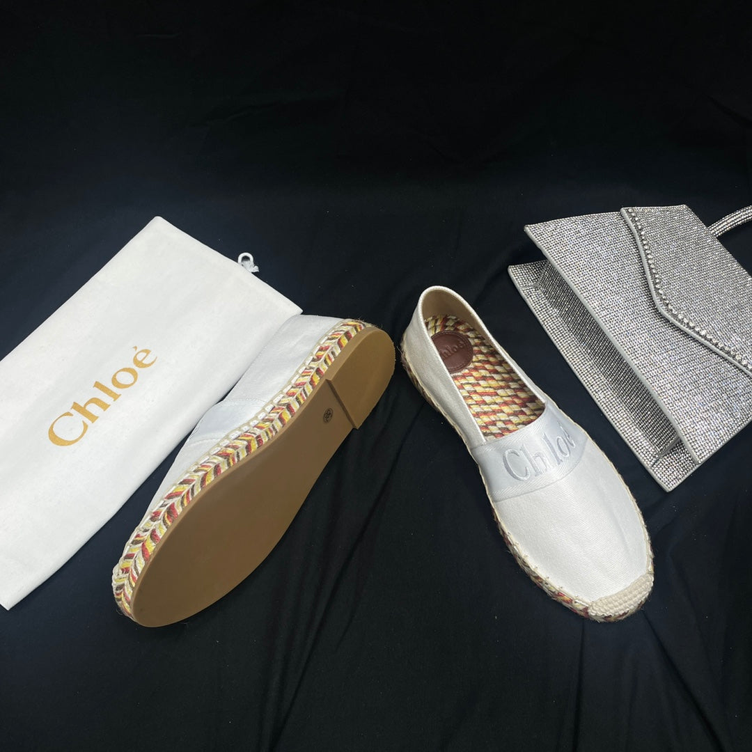 WOVEN LOAFER IN WHITE DENIM AND COLORFUL RAFFIA