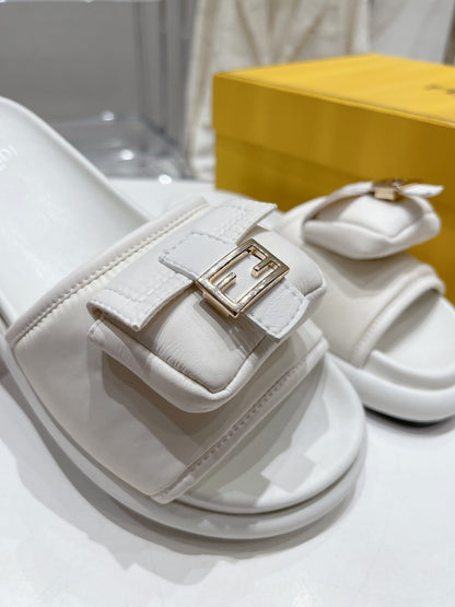 FENDI BAGUETTE SLIPPERS IN WHITE LAMBSKIN WITH GOLD HARDWARE