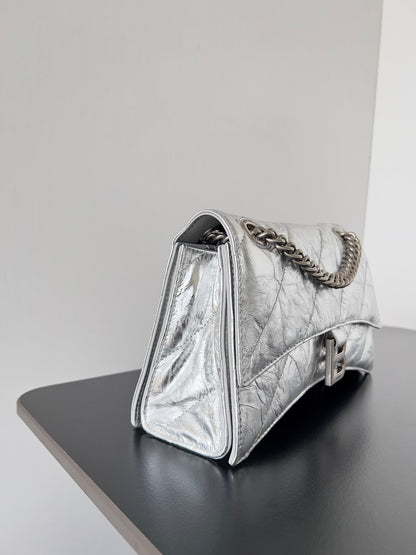 CRUSH CHAINED BAG 25 IN SILVER METALLIC QUILTED CRUSHED CALFSKIN