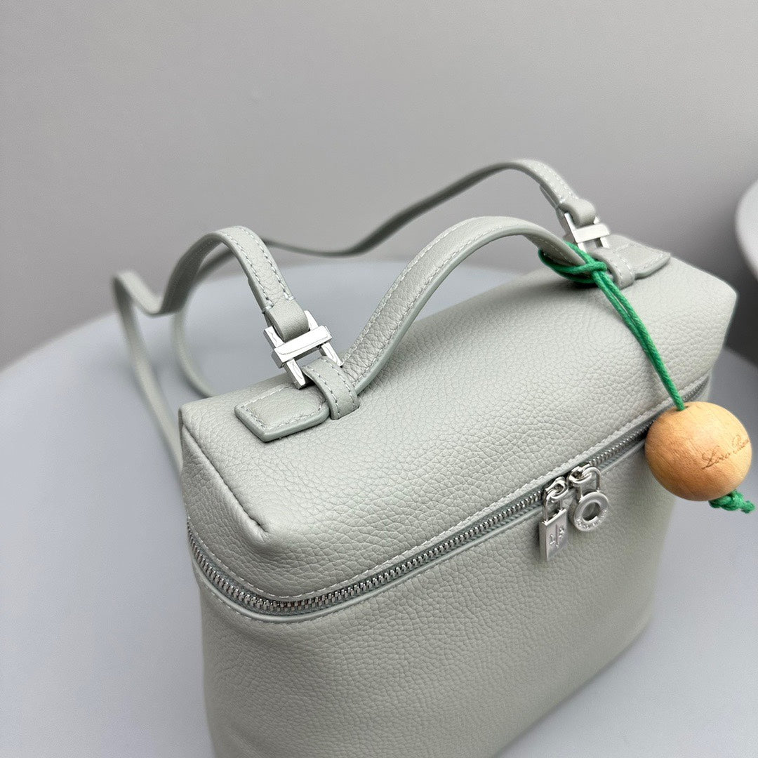 Extra Pocket Backpack 23 Sage Cowhide Shw