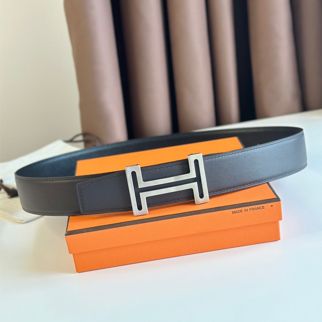 HM  BELT BUCKLE & REVERSIBLE BLACK LEATHER STRAP 38MM SILVER HARDWARE
