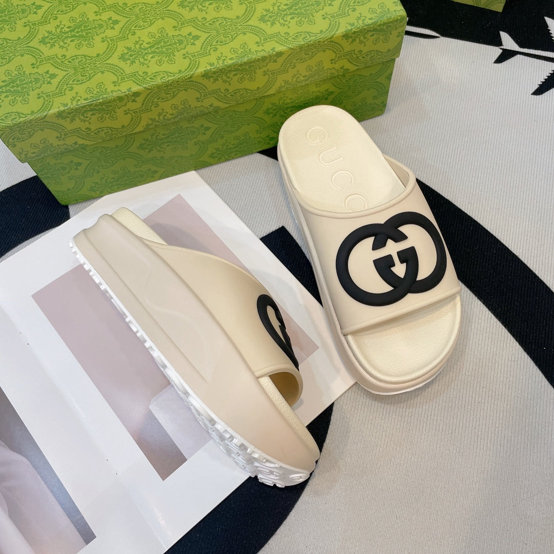 INTERLOCKING G SLIDE SANDAL IN WHITE CREAM IMPORTED TPU