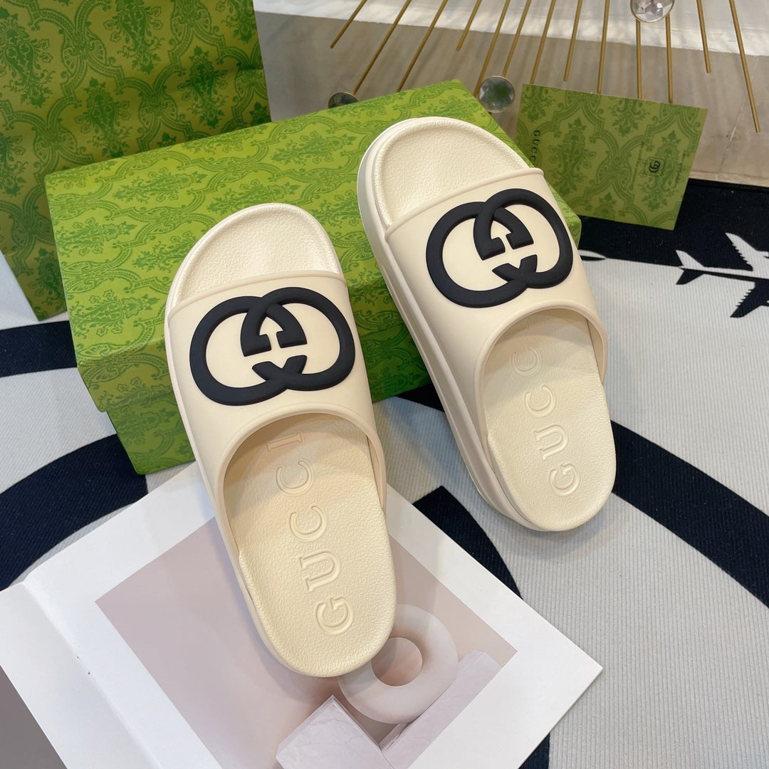 INTERLOCKING G SLIDE SANDAL IN WHITE CREAM IMPORTED TPU