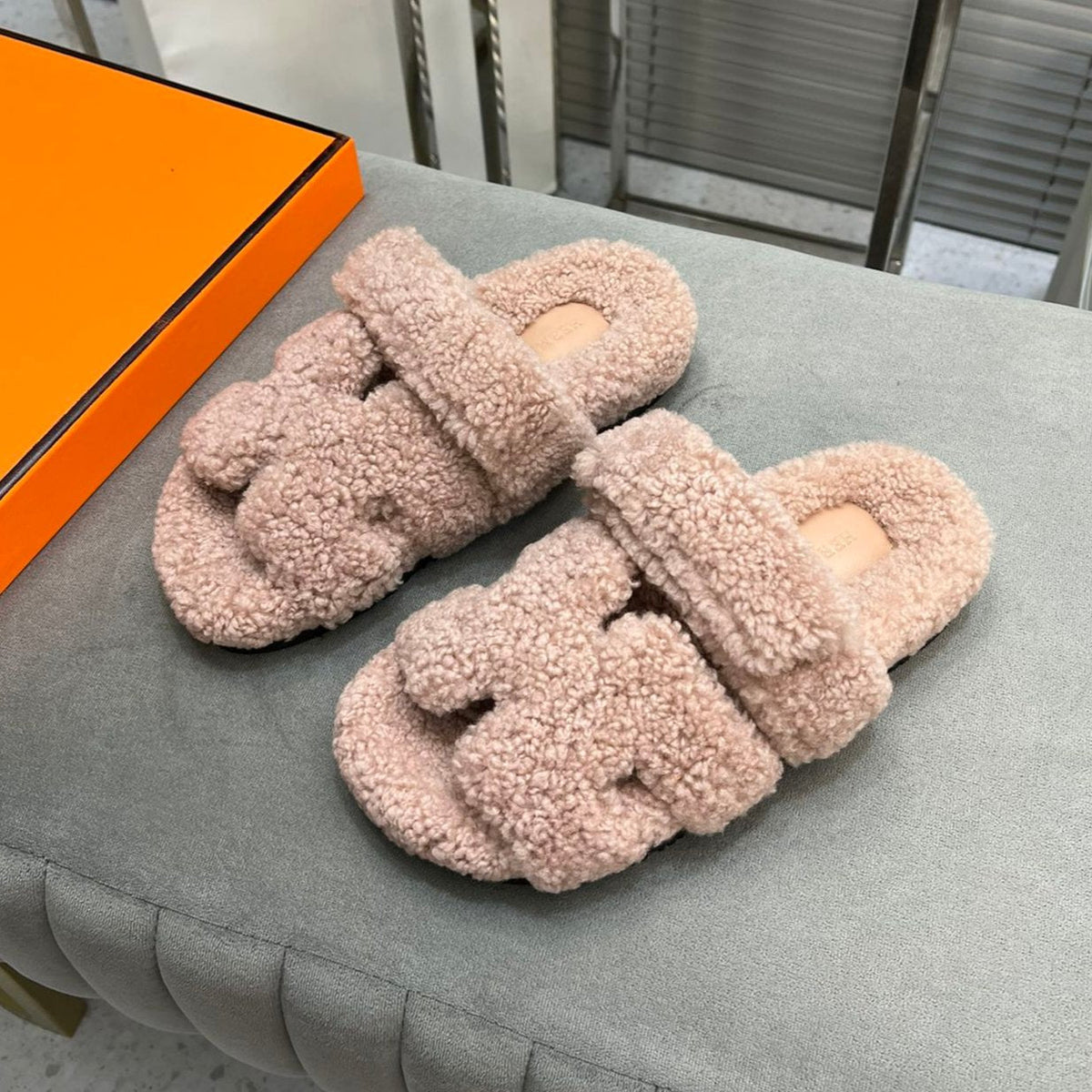CHYPRE SLIPPERS IN ROSY BROWN LAMB WOOL