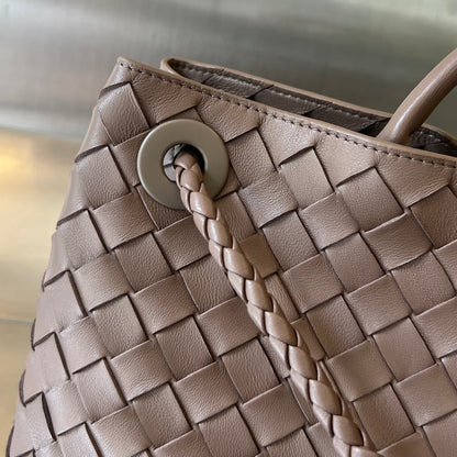 SMALL ANDIAMO 29 IN BEAVER BROWN LAMBSKIN