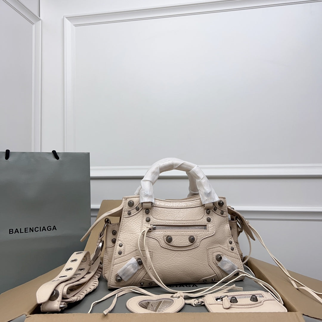 NEO CAGOLE 26 IN BEIGE LAMBSKIN