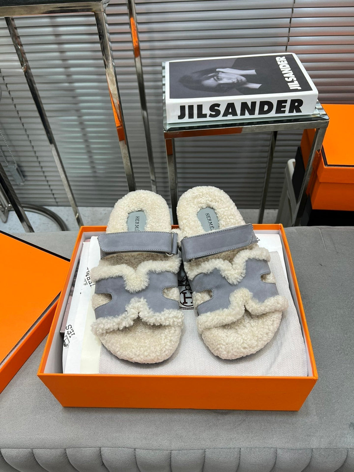 CHYPRE SLIPPERS IN BEIGE LAMB WOOL AND COOL GRAY SUEDE