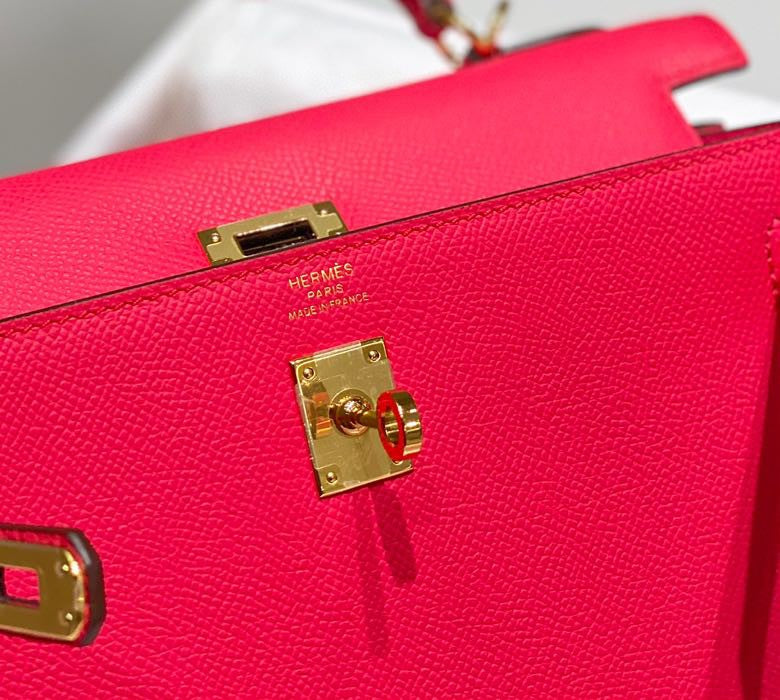 KELLY 25CM IN ROSE TYRIEN SWIFT CALFSKIN GOLD HARDWARE