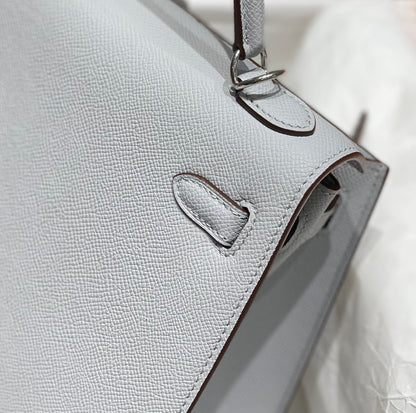 KELLY 25CM IN GRIS PERLE EPSOM CALFSKIN PALLADIUM HARDWARE