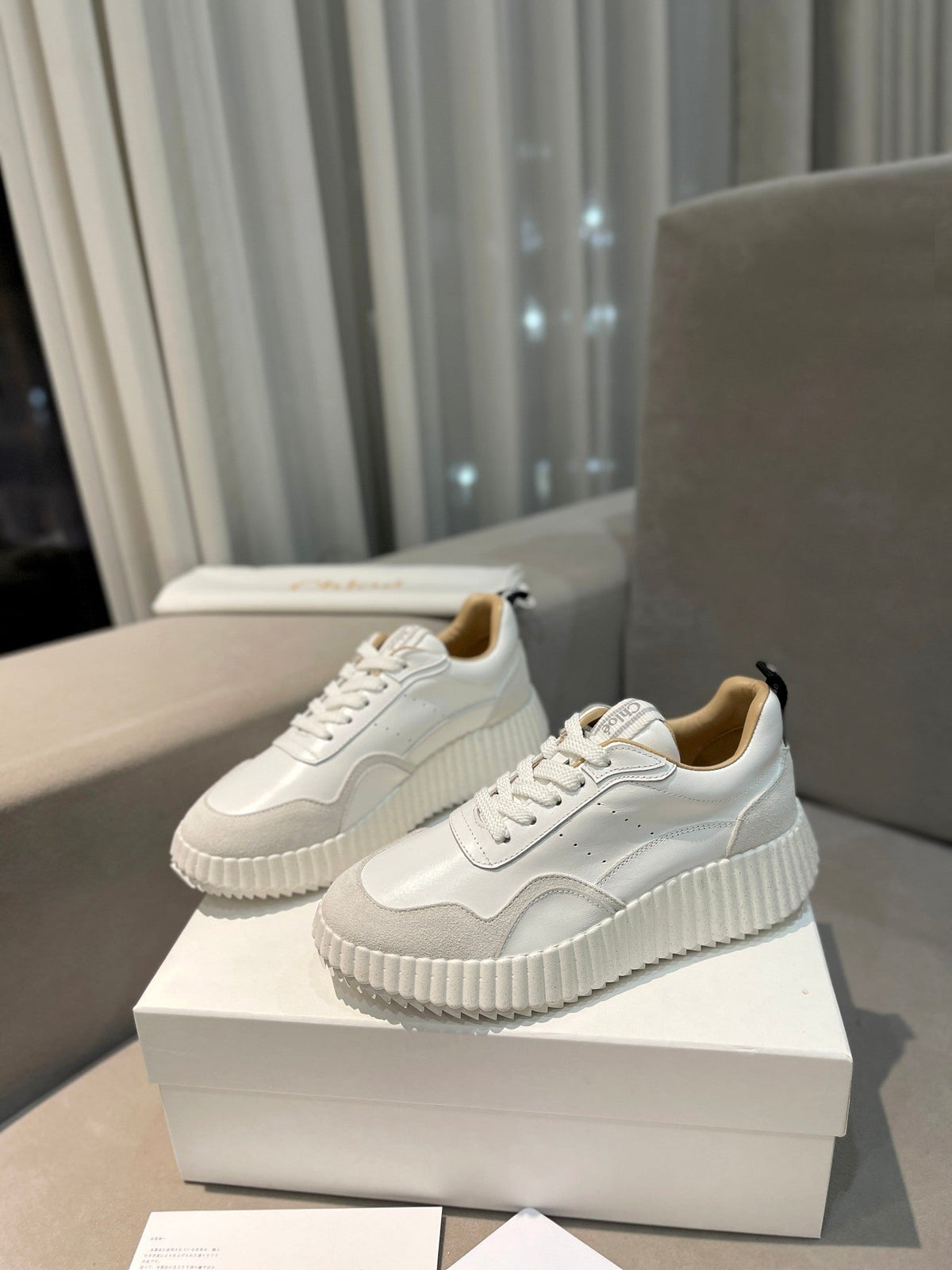 NAMA SNEAKER IN WHITE LAMBSKIN AND DOVE GREY SUEDE