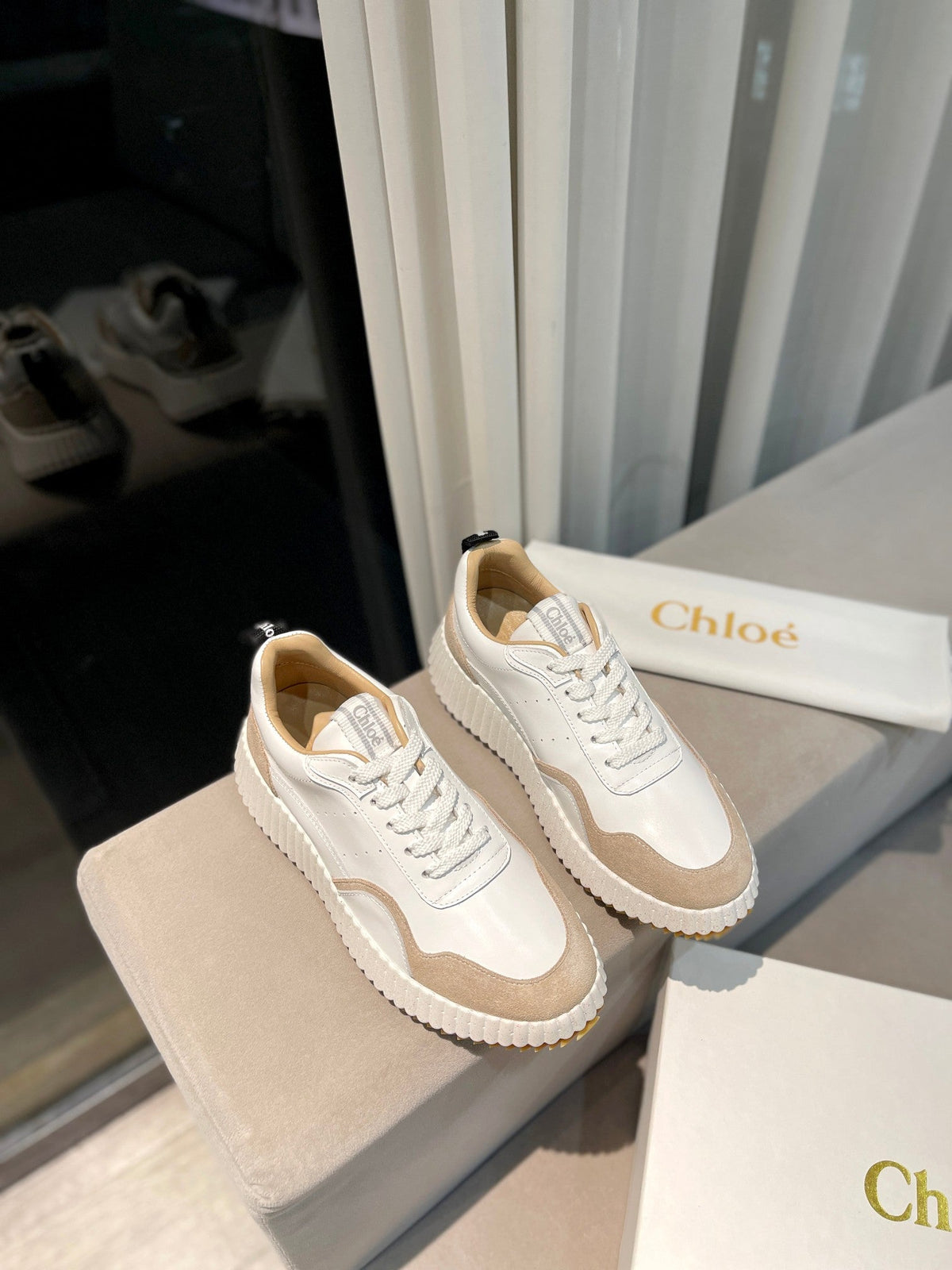 NAMA SNEAKER IN WHITE LAMBSKIN AND TAN BROWN SUEDE