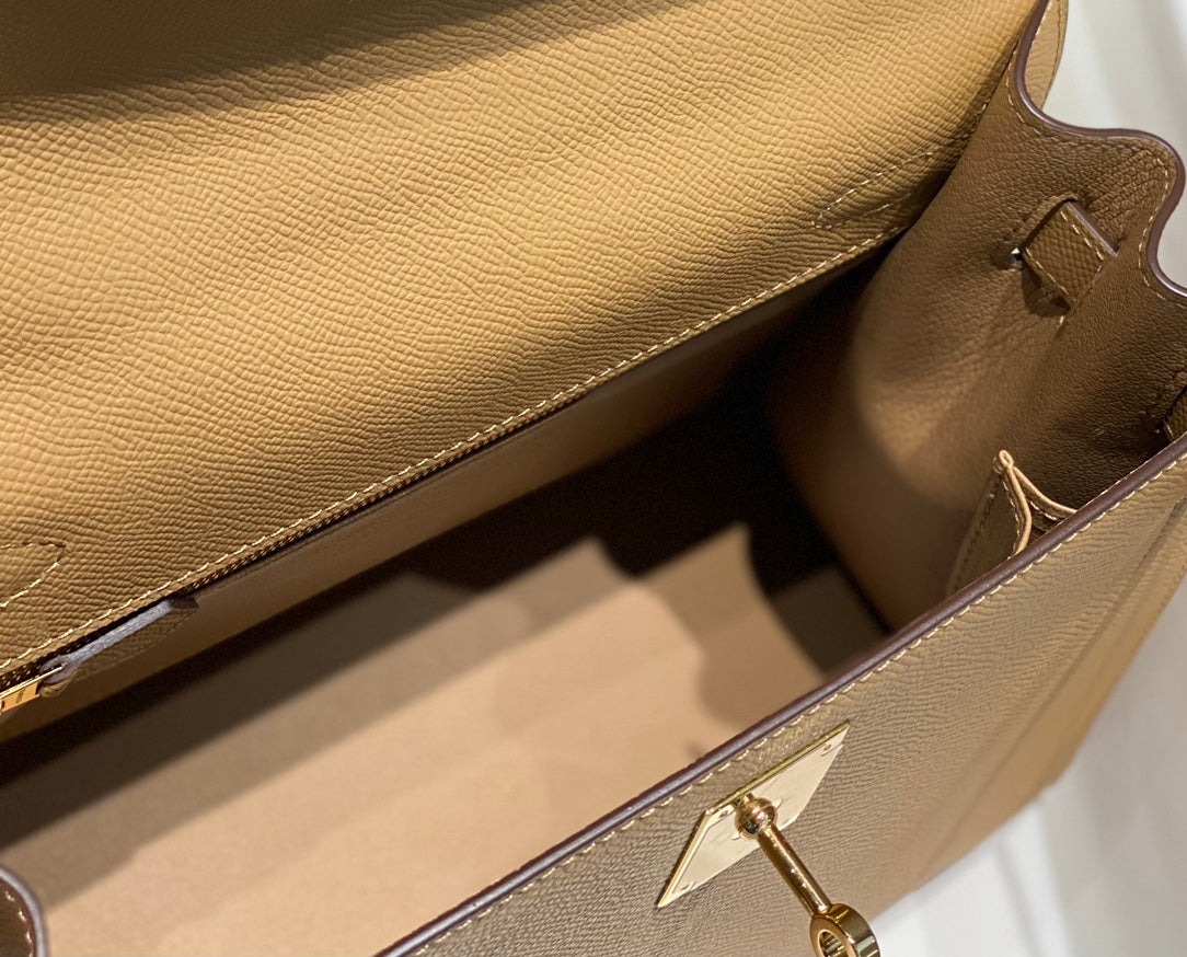 KELLY 28CM IN CHAI EPSOM CALFSKIN GOLD HARDWARE