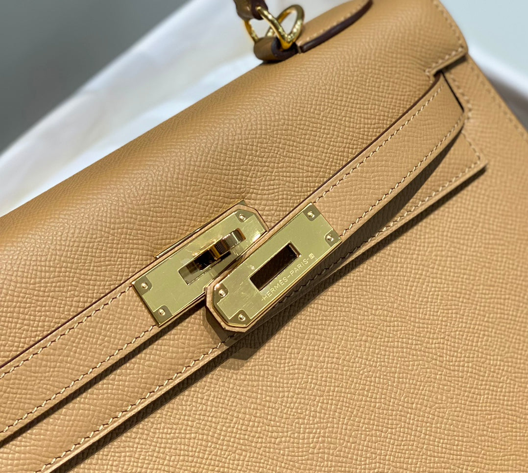 KELLY 28CM IN CHAI EPSOM CALFSKIN GOLD HARDWARE
