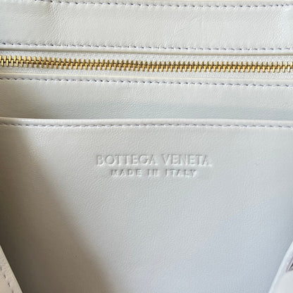 SMALL ANDIAMO 29 IN WHITE LAMBSKIN