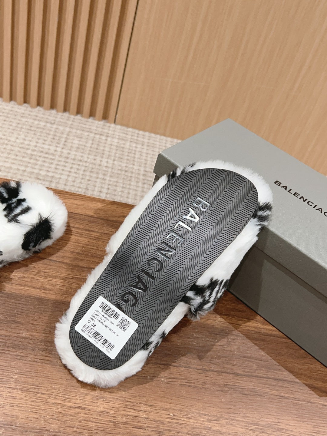 LAMB WOOL SLIPPER WHITE MIX BLACK