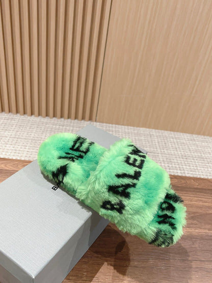 LAMB WOOL SLIPPER GREEN AND BLACK