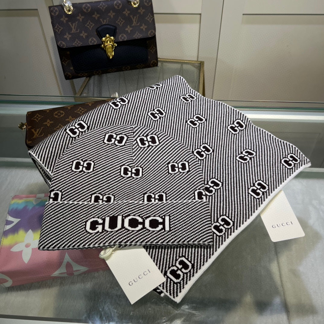 SET SCARF AND HAT IN BLACK MIX WHITE WOOL AND CASHMERE 946332