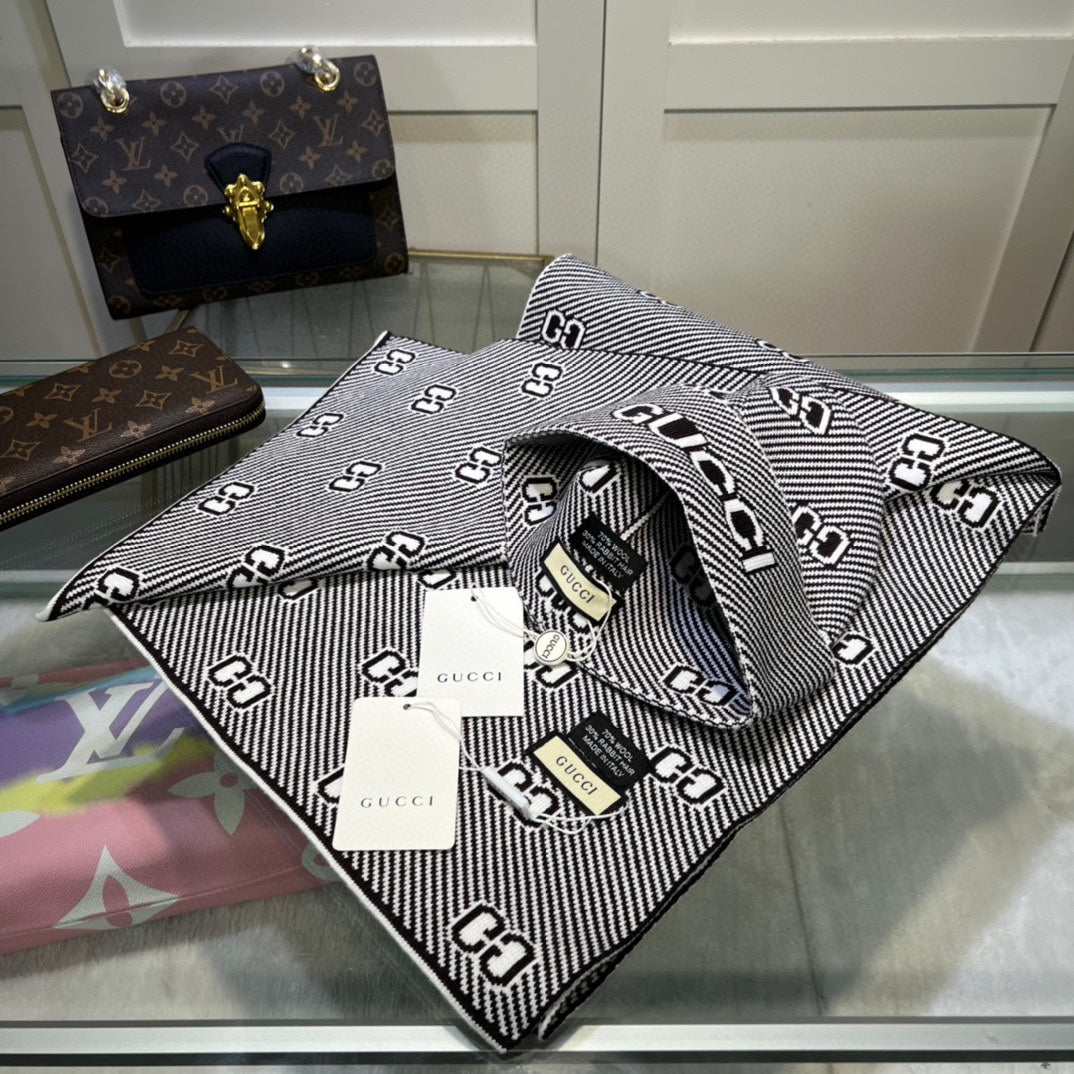 SET SCARF AND HAT IN BLACK MIX WHITE WOOL AND CASHMERE 946332