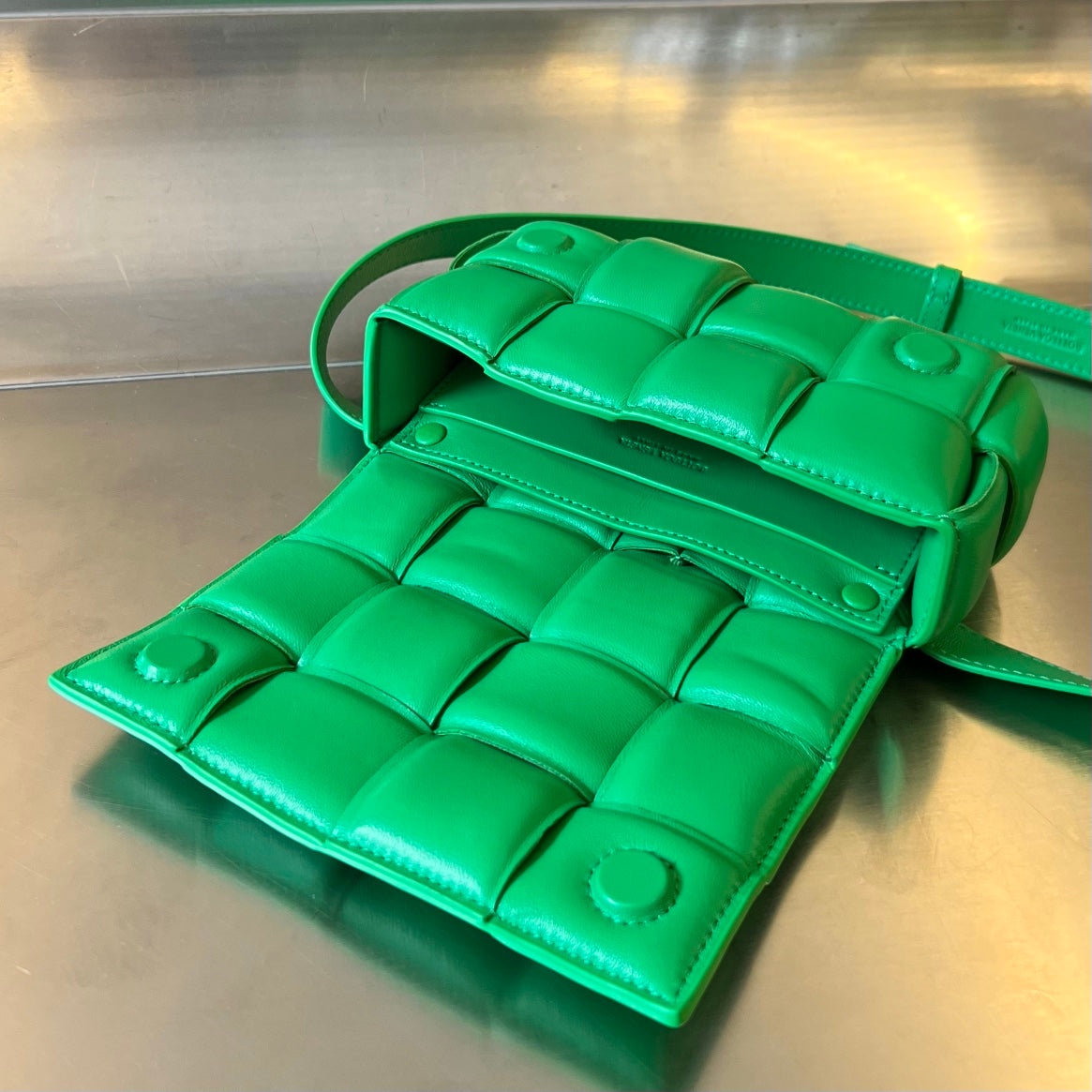 MINI CASSETTE 18 IN LIGHT GREEN LAMBSKIN