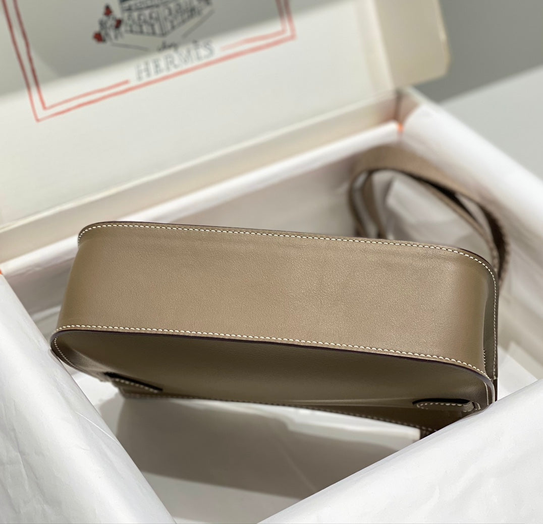HM JYPSIERE SHOULDER BAG 23 IN WOOD BROWN CALFSKIN GOLD HARDWARE