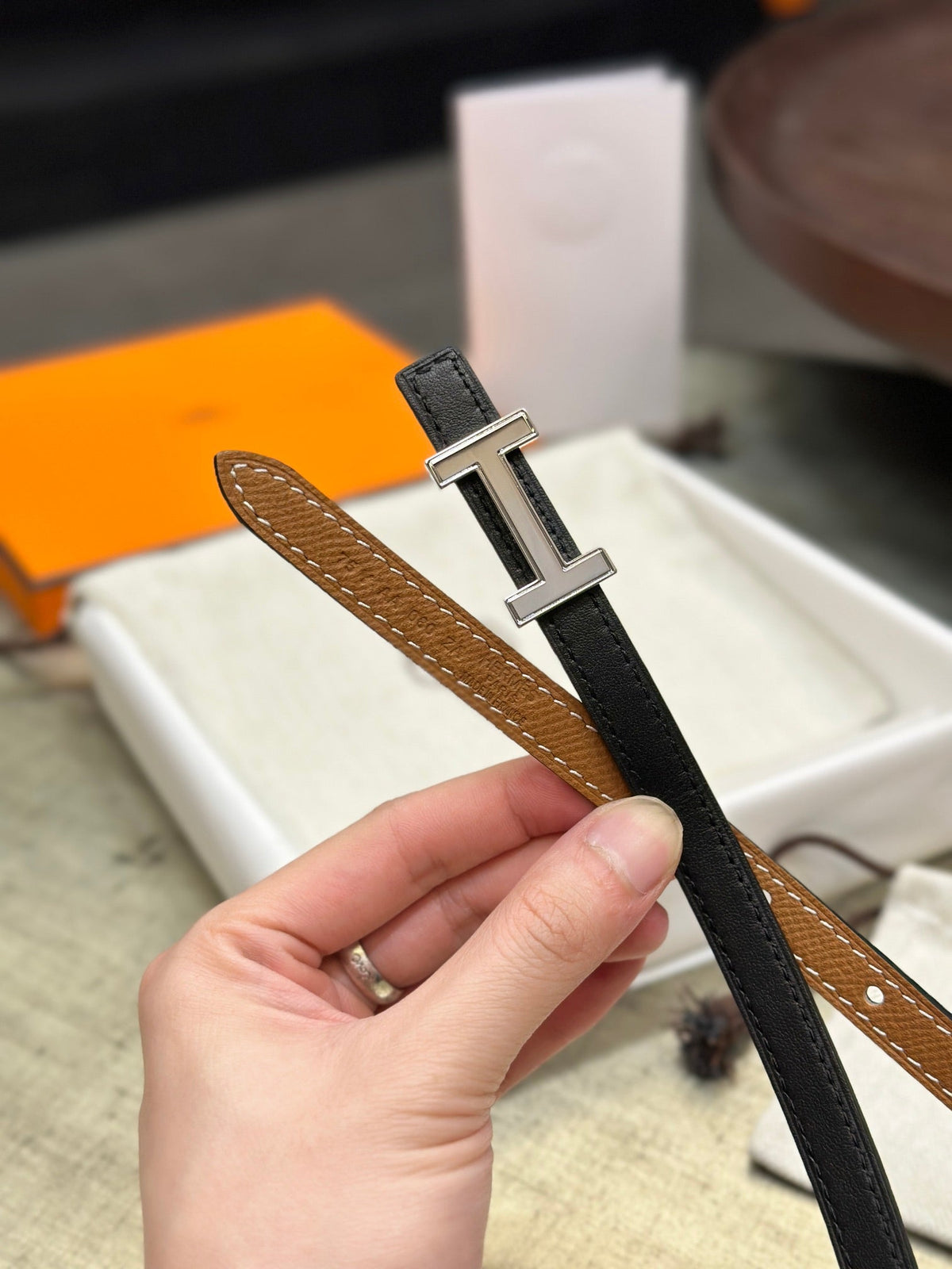 HM FOCUS BUCKLE & REVERSIBLE TAWNY BROWN AND BLACK LEATHER STRAP 13MM SILVER HARDWARE